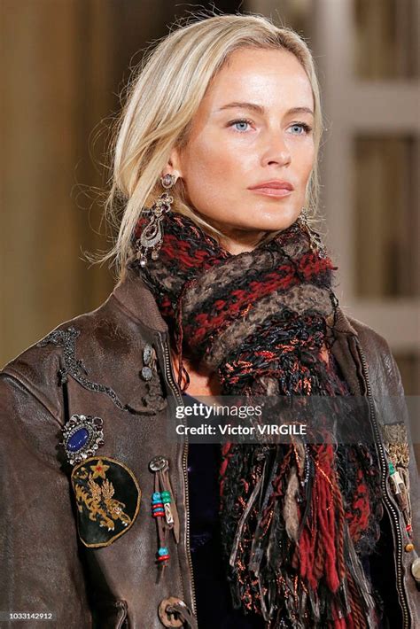 carolyn murphy runway